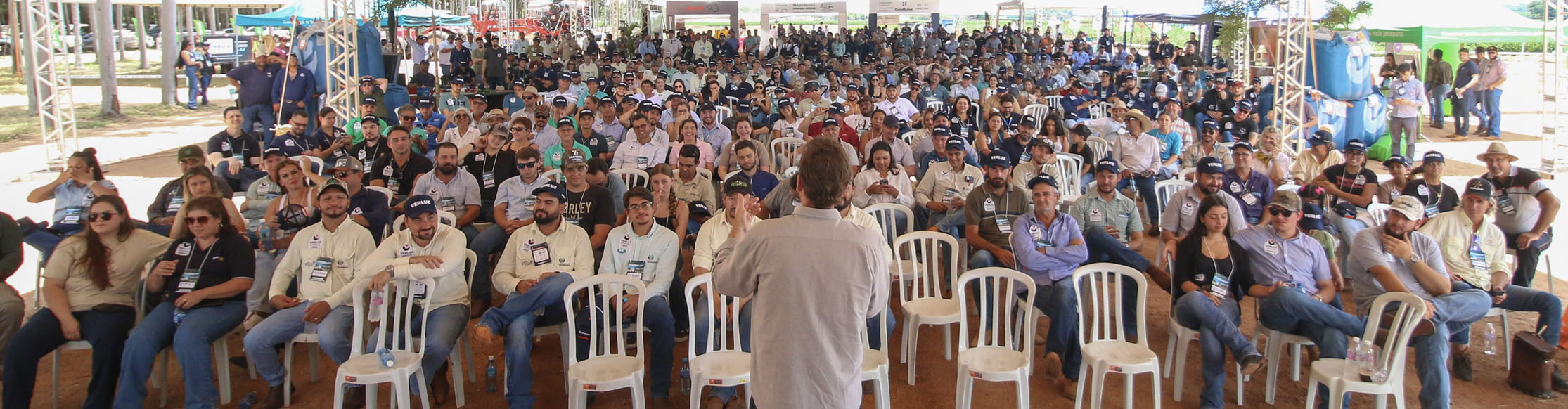 700 pessoas participam do 5º dia de campo da Verluz Sementes